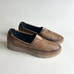 Cnergie Absolute Comfort Tan Brown Faux Leather Synthetic Outsole Loafers size 8